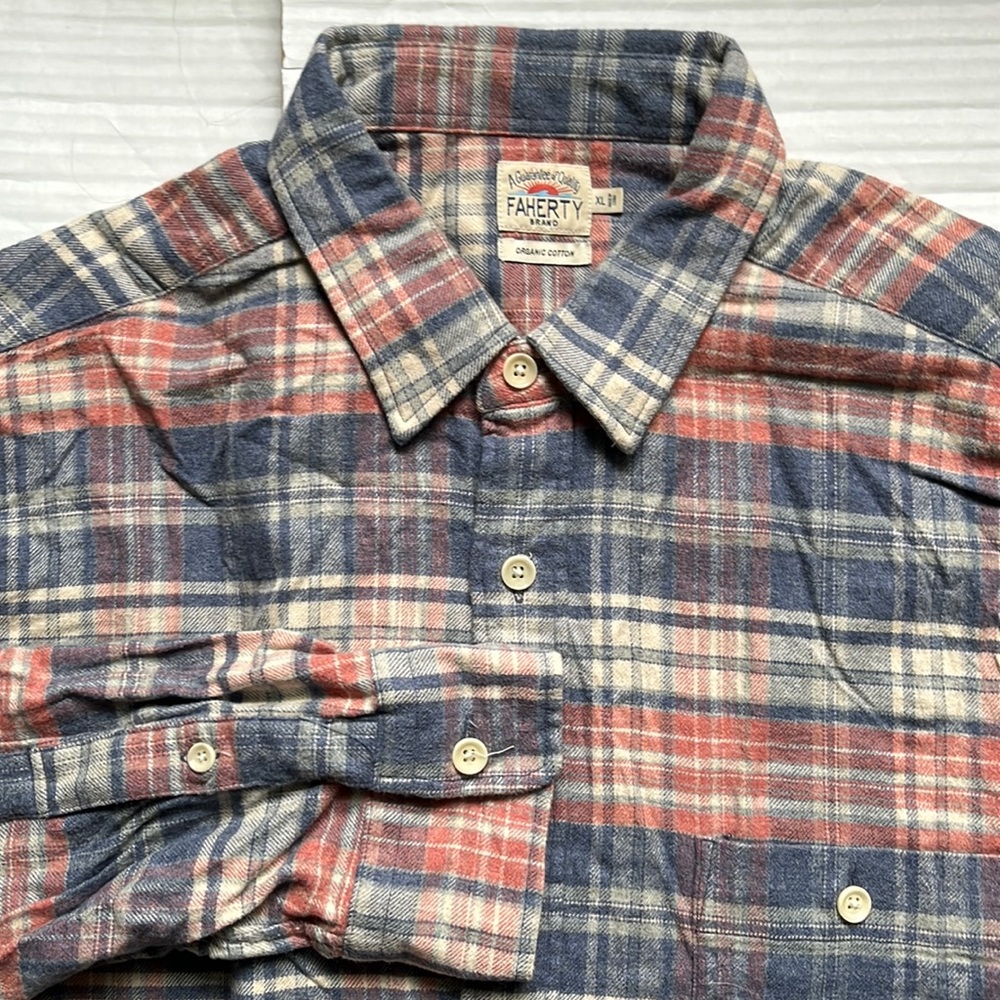 Faherty Mens XL Organic Cotton Blue and Pink Plaid Long Sleeve Button Up
